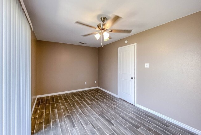 Building Photo - 2208 Shoemaker Dr