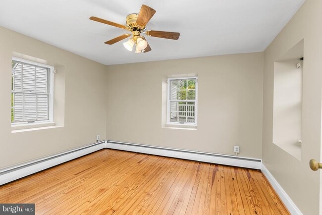 Building Photo - 607 E Wheel Rd