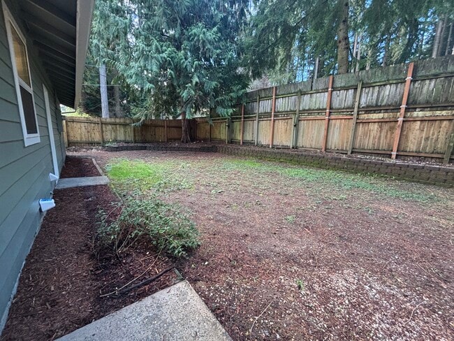 Building Photo - 4435 Fir Dr NE