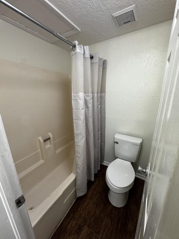 Building Photo - 103 E Central Ave