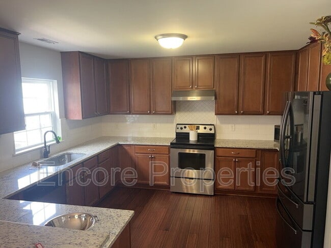 Building Photo - 4504 Bay Point Dr