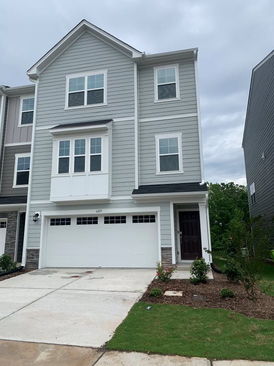 Building Photo - 609 Tova Fls Dr