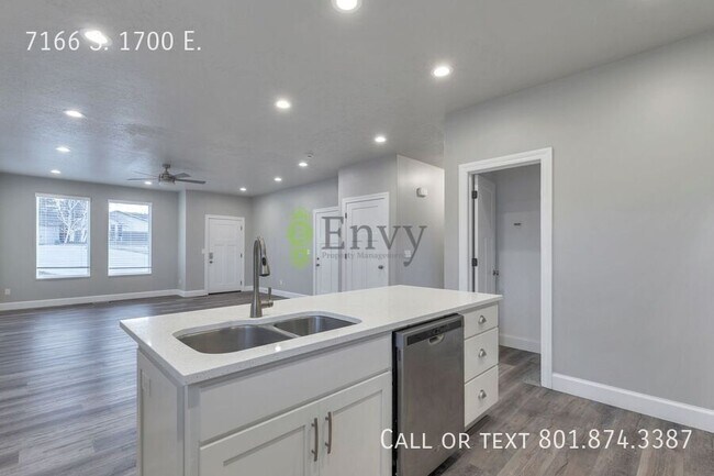 Building Photo - 7166 S 1700 E