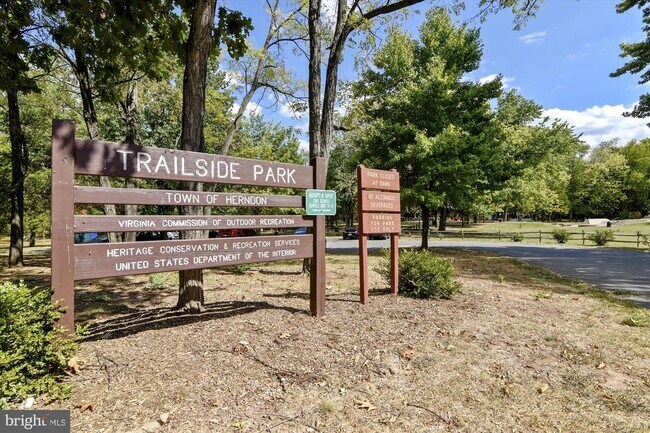 Building Photo - 13358 Sherwood Park Ln