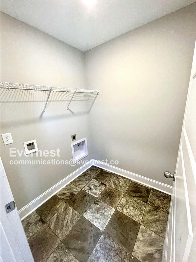 Building Photo - 809 Marksman Ct