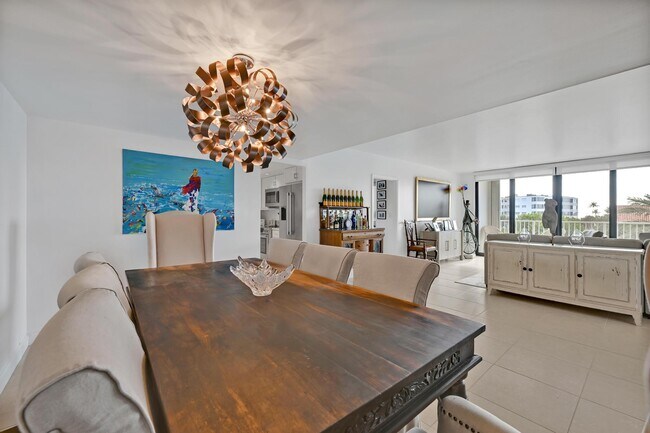 Building Photo - 2860 S Ocean Blvd