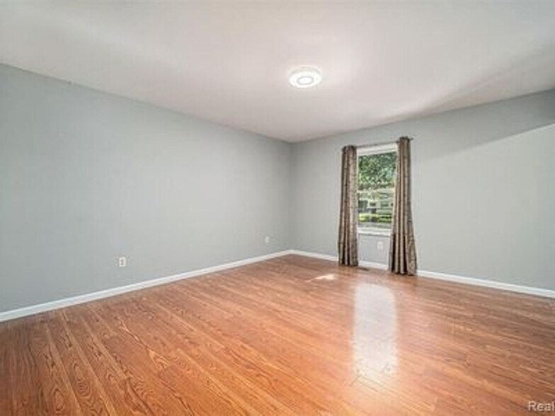 Building Photo - 3537 Millay Dr