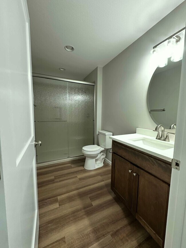Building Photo - 1121-MF4-E