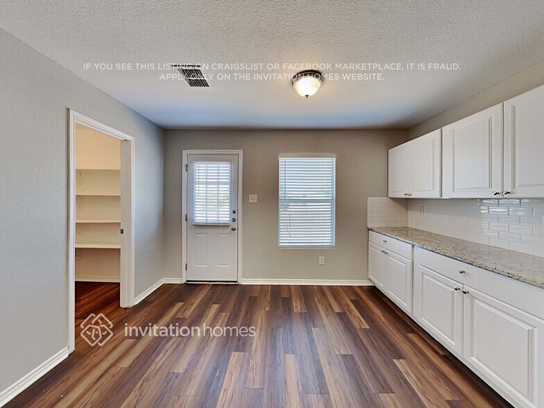 Building Photo - 5401 New Castleton Ln