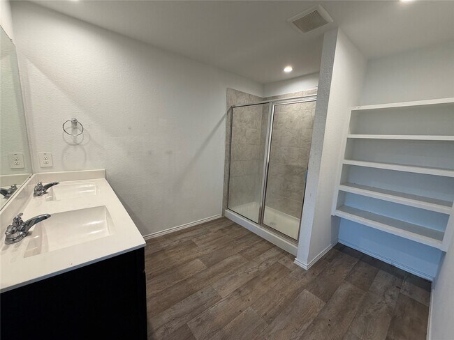 Building Photo - 7419 Audubon Russet Dr