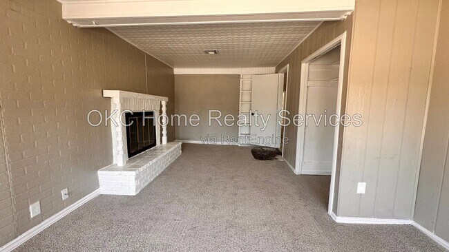 Building Photo - 4712 S Blackwelder Ave
