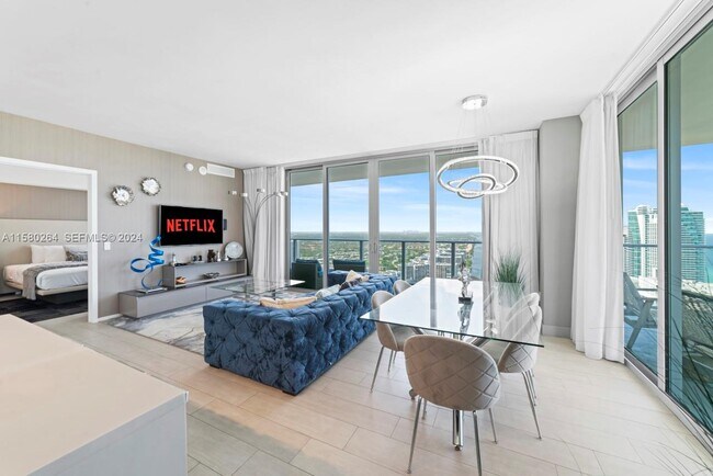 Building Photo - 4010 S Ocean Dr