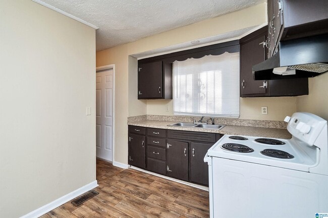 Building Photo - 1425 66th St