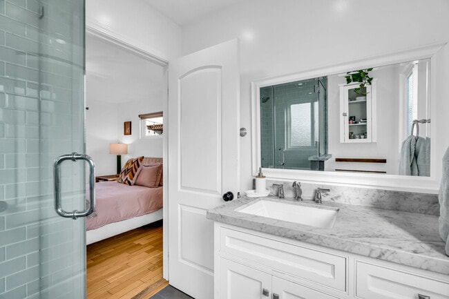 Building Photo - 5182 Ellenwood Dr