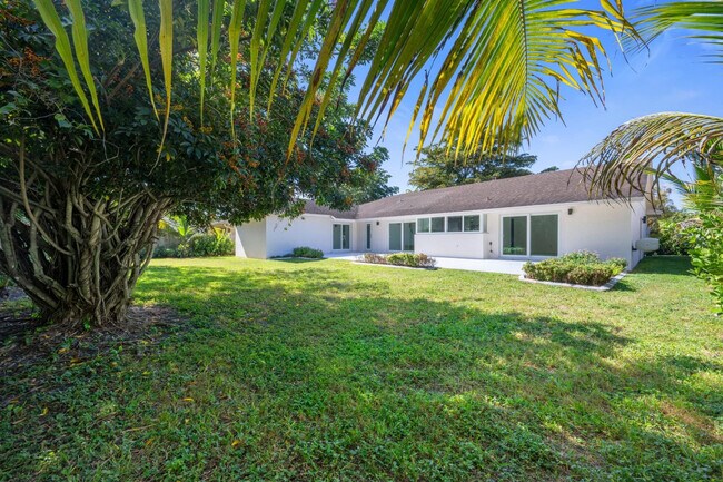 Building Photo - 9515 SW 118th Ct