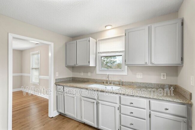 Building Photo - 403 Rich St