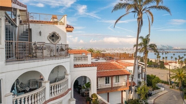 Building Photo - 3935 Bluff Pl