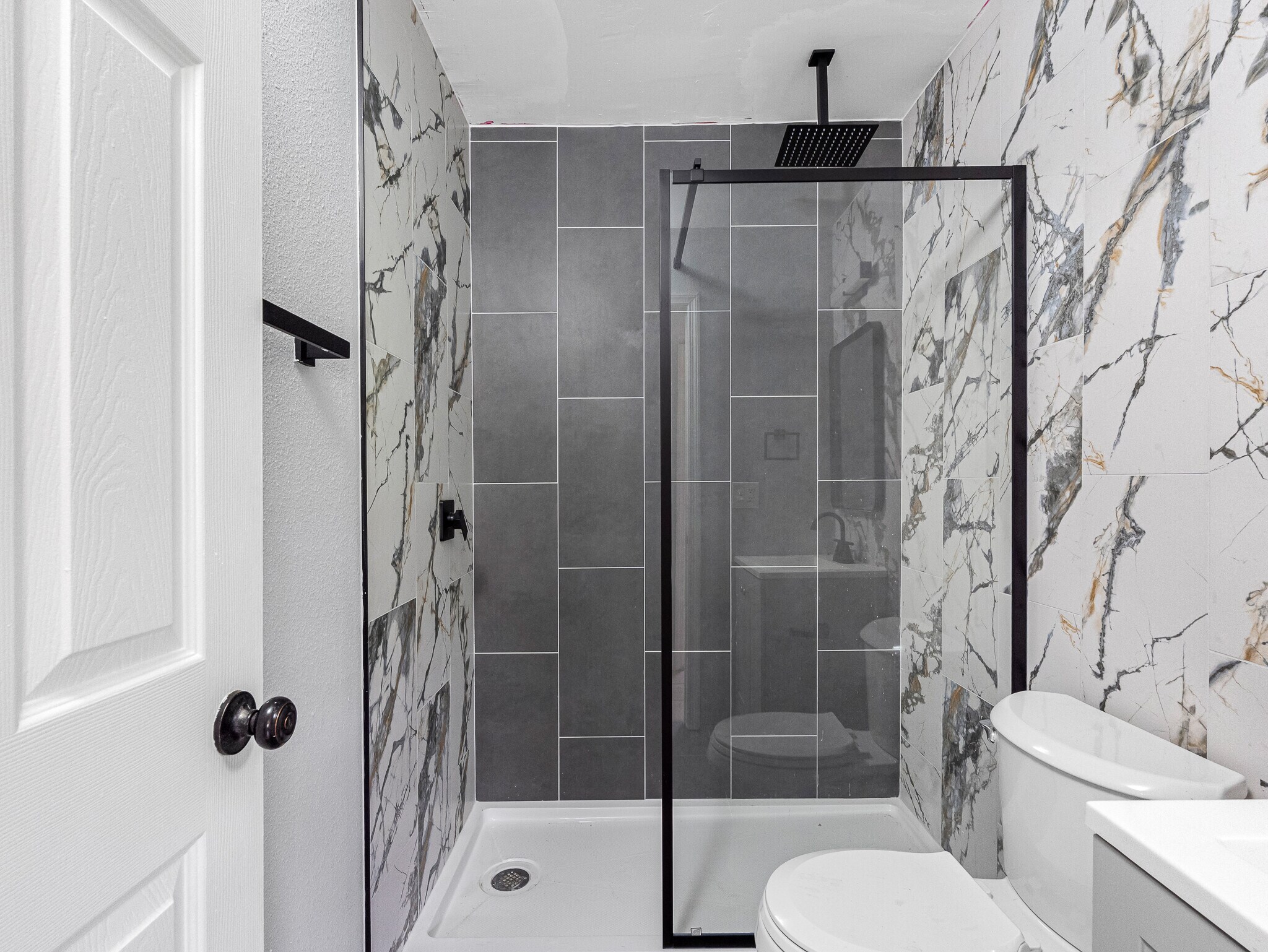 Rain shower - 311 Avanda Ct