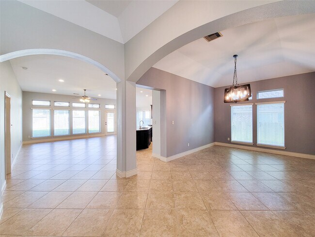 Building Photo - 106 Colina Vista Way