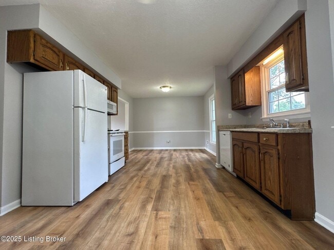 Building Photo - 2907 Melrose Dr