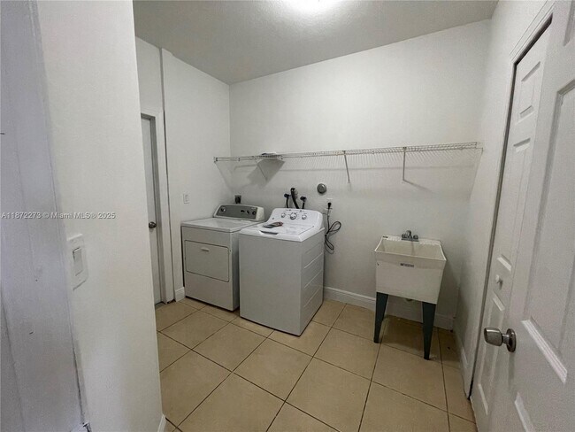 Building Photo - 15810 SW 45th St