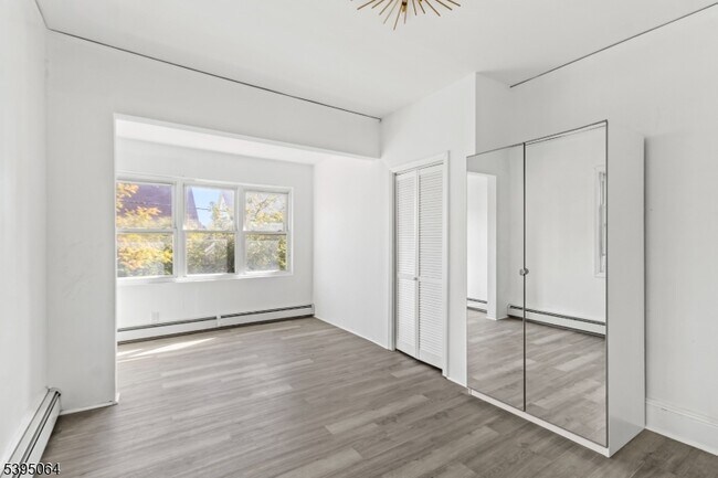 Building Photo - 205 N 16th St