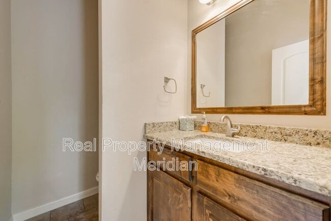 Building Photo - 625 Turtledove Ln