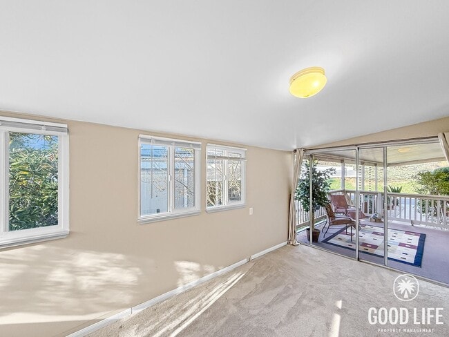 Building Photo - Beautiful 2B 2BA Home w/ AC, Parking, W/D, and Community Amenities!