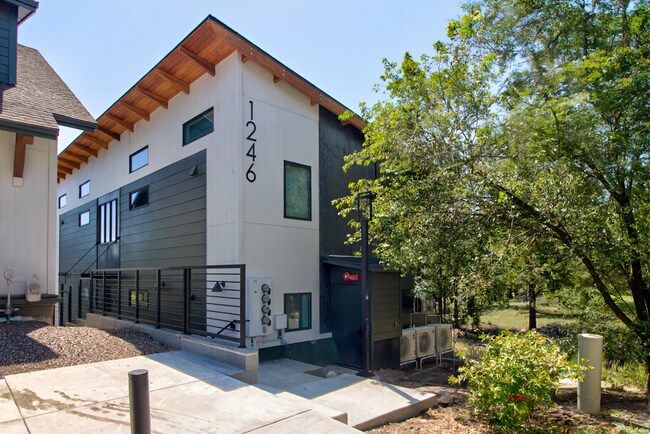 Building Photo - 1246 East Jen Drive