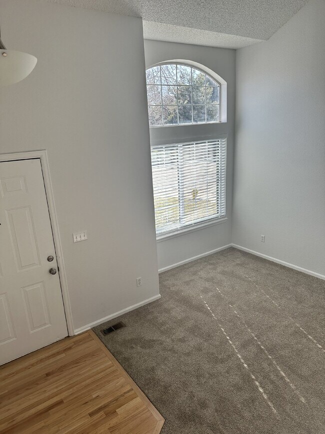 Building Photo - All yard care included! Great community am...