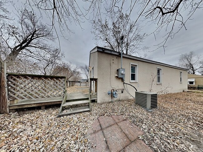 Building Photo - WINTER SPECIAL!! 3 Bedroom, 1 Bathroom Hou...