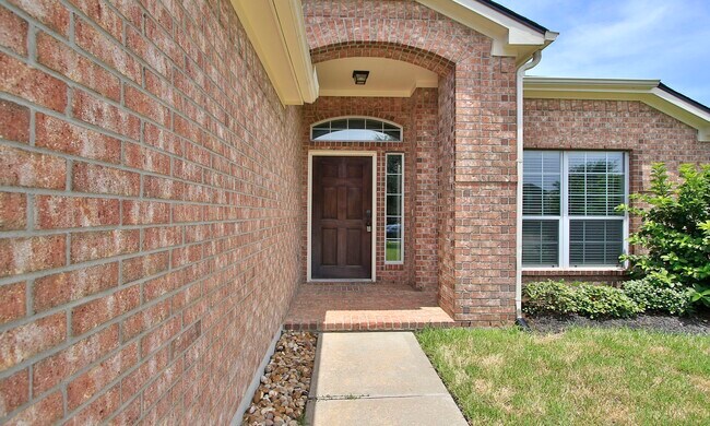 Building Photo - 8730 Cedar Walk Dr