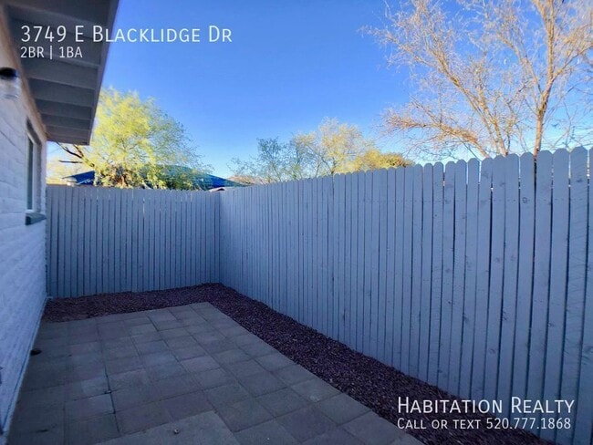 Building Photo - 3749 E Blacklidge Dr