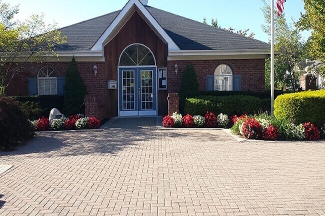 Building Photo - 2 Bedroom, 2 Bath - Society Hill, Mahwah, NJ - "NO BROKER FEE"