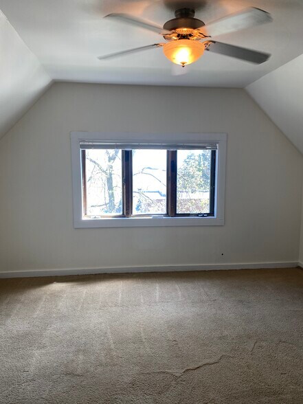 Building Photo - 1511 E 4th St