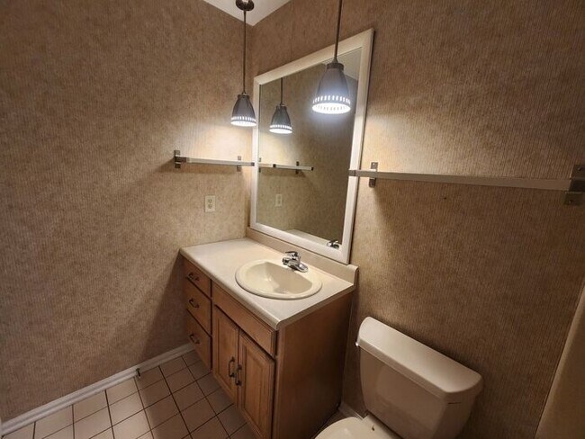 Building Photo - $99 Mother's Day Special - Large 3 Bedroom, 2 Baths and *Pets Welcome!!!