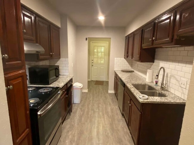 Building Photo - 1017-1019 Mullins Street