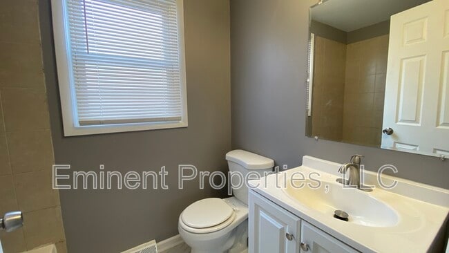 Building Photo - 9053 S Aberdeen St