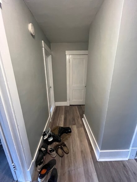 Building Photo - 528 N 5th St