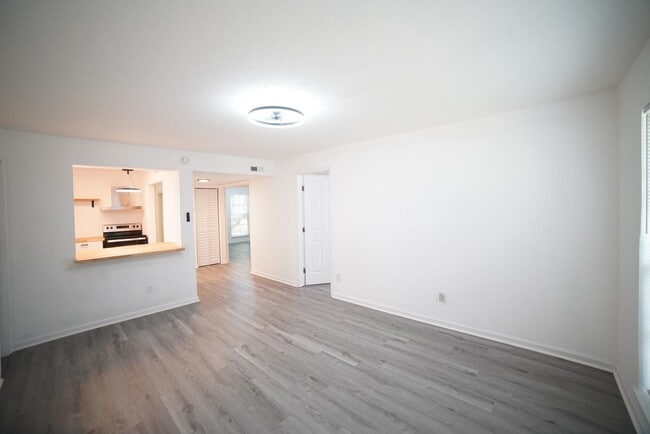 Building Photo - 2020 Continental Ave