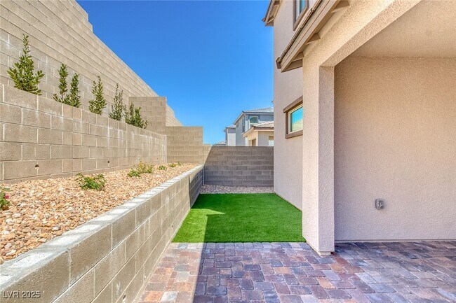 Building Photo - 1561 Crowned Eagle St