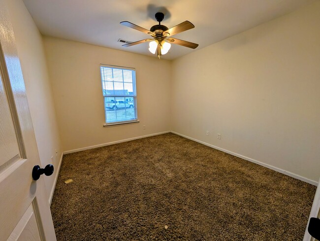 Building Photo - 3 BR 2 BA For Rent in Rossville