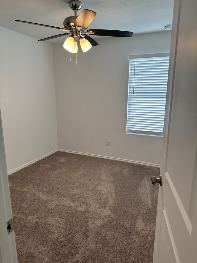 Building Photo - 2422 Broken Arrow