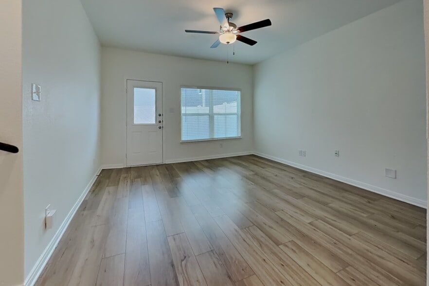 Building Photo - 10860 Quinn Ct