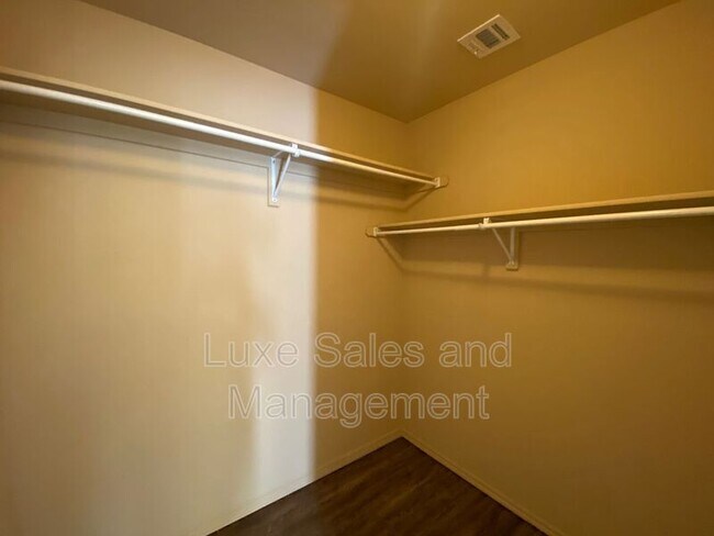 Building Photo - 2912 Thompson Farm Ln
