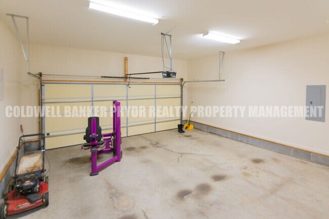 Building Photo - 6811 Neville Dr