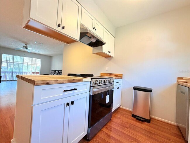 Building Photo - 1140 83rd Ave N