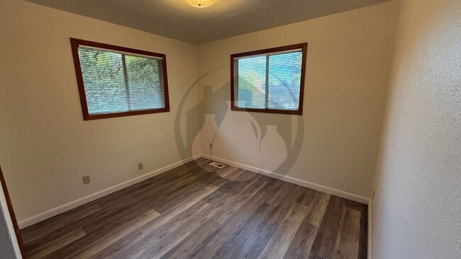 Building Photo - Buckner Duplex #2024-JOC8