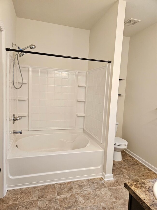 Building Photo - Nice 3 bed 2.5 bath Townhouse located in A...