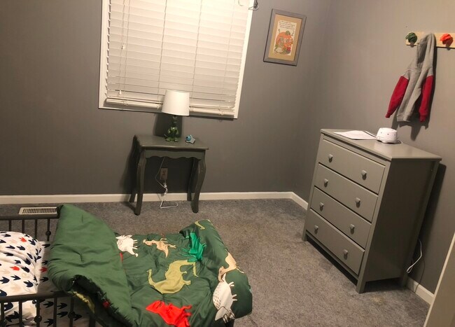 Bedroom - 1212 Williams St